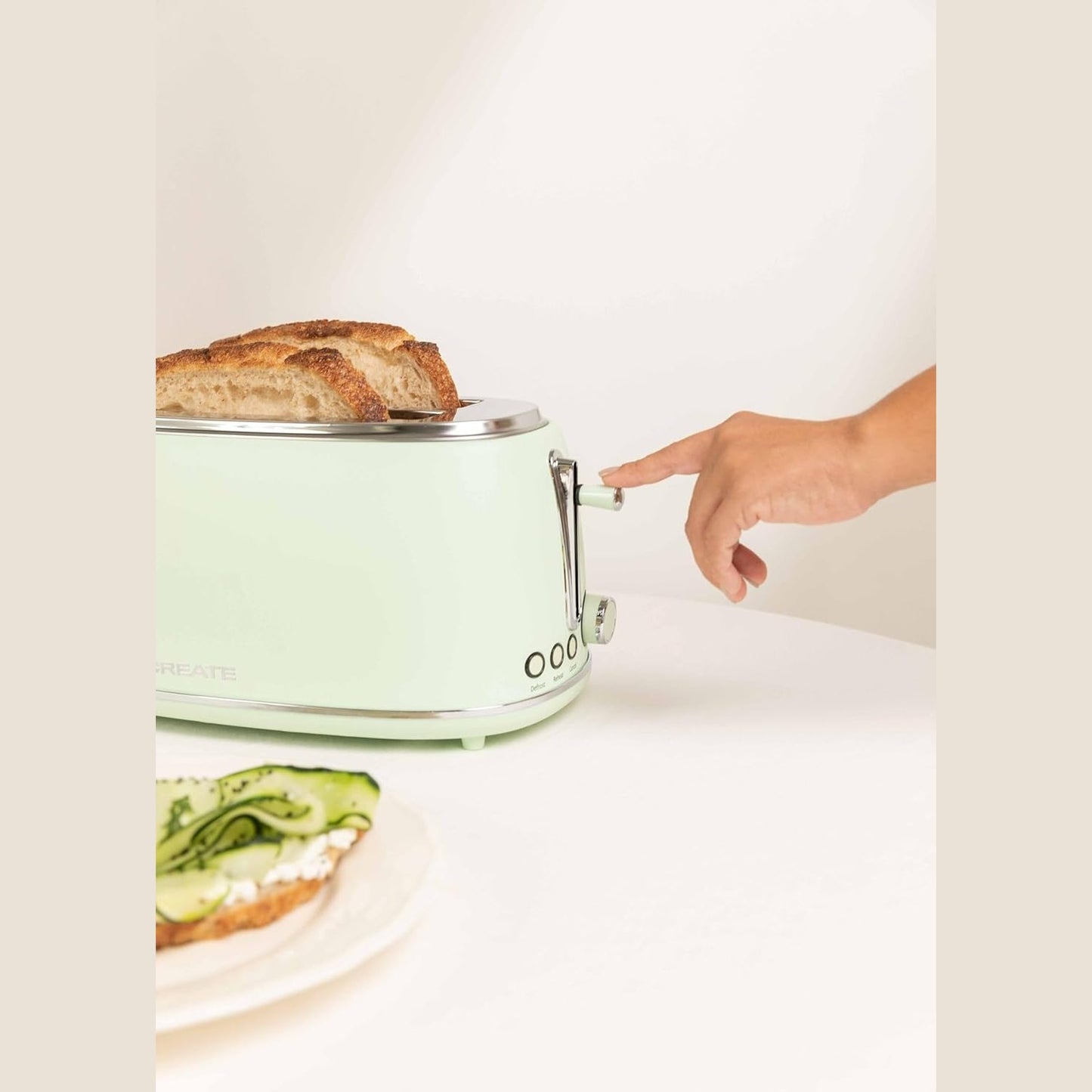 Create - Toast Retro XL Slotted Toaster / 1500W/ Pastel Green