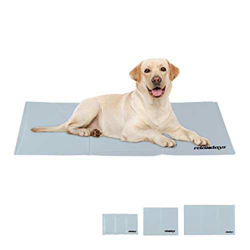 Self-cooling dog mat in grey made of polyester measuring 60 x 100 cm featuring a gel pad design suitable for animals and easy to wipe clean